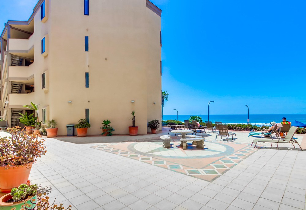 Private Courtyard view 1